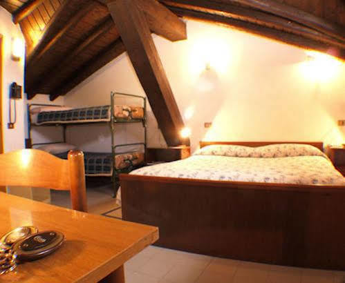 Hotel Rondanino Lanzo dʼIntelvi Eksteriør bilde