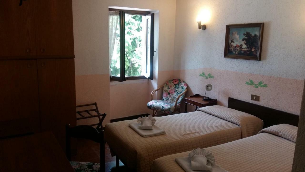 Hotel Rondanino Lanzo dʼIntelvi Eksteriør bilde